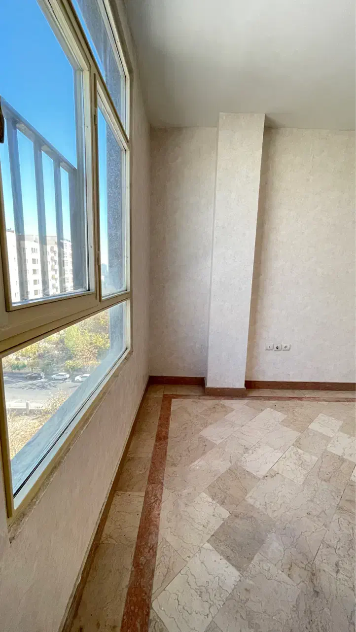 ۱۲۰متر همیلا/۲خواب بزرگ/سالن سه جهت پرده خور