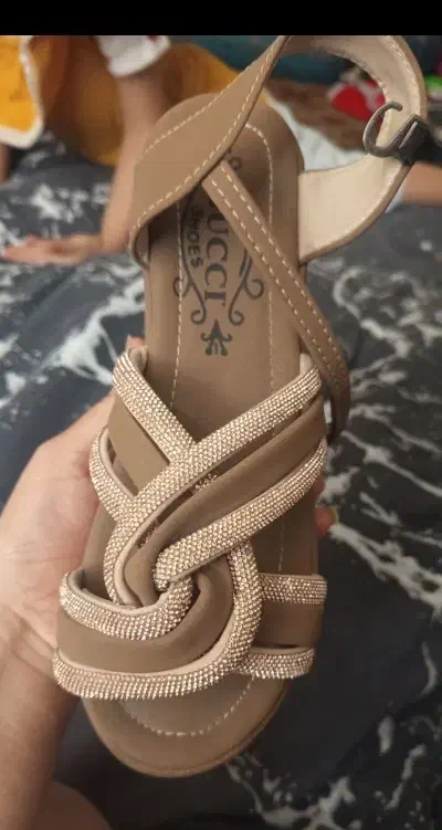 کتونی نو۳۰۰ صندل نو۳۰۰کفش ۳۰۰|کیف، کفش، کمربند|پاکدشت, پاکدشت (مامازند)|دیوار