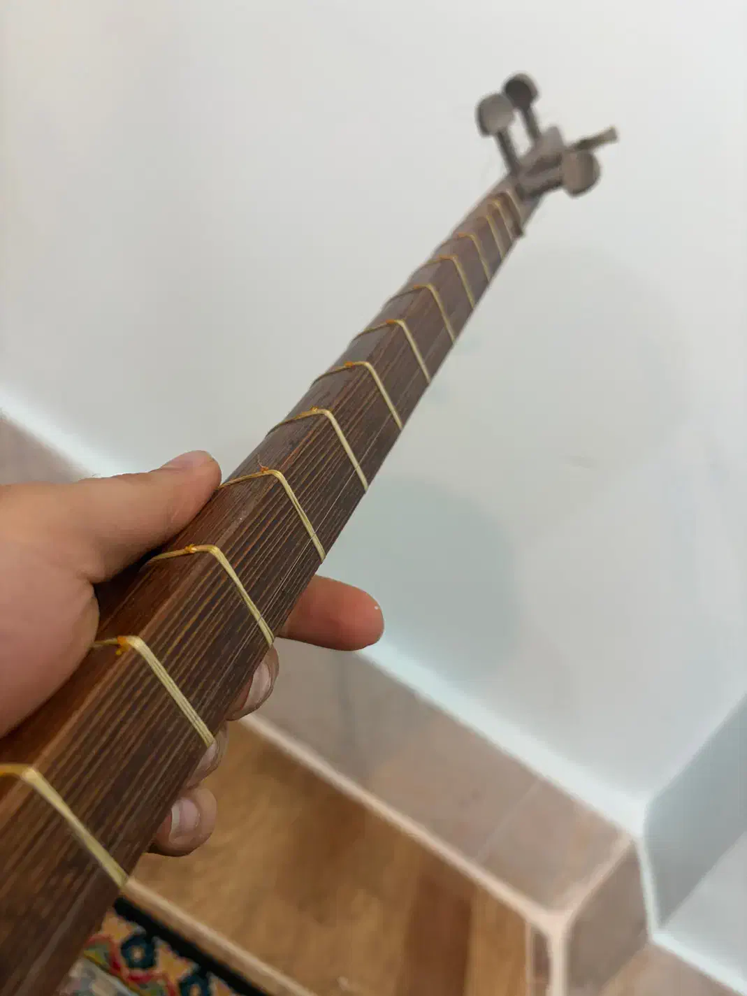 تار سنتی|سازهای سنتی|سبزوار, علمدار|دیوار