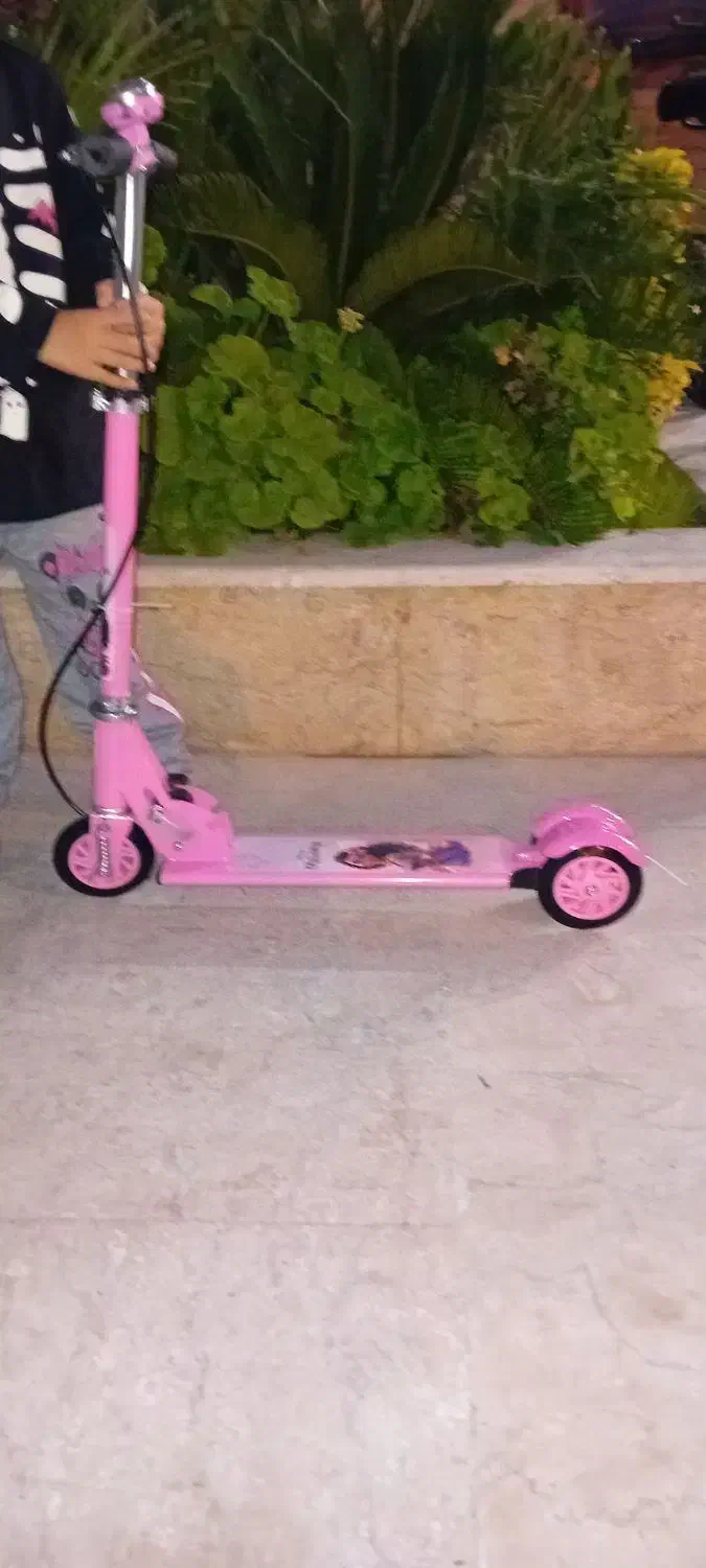 تمیز نو|دوچرخه، اسکیت، اسکوتر|نور, |دیوار