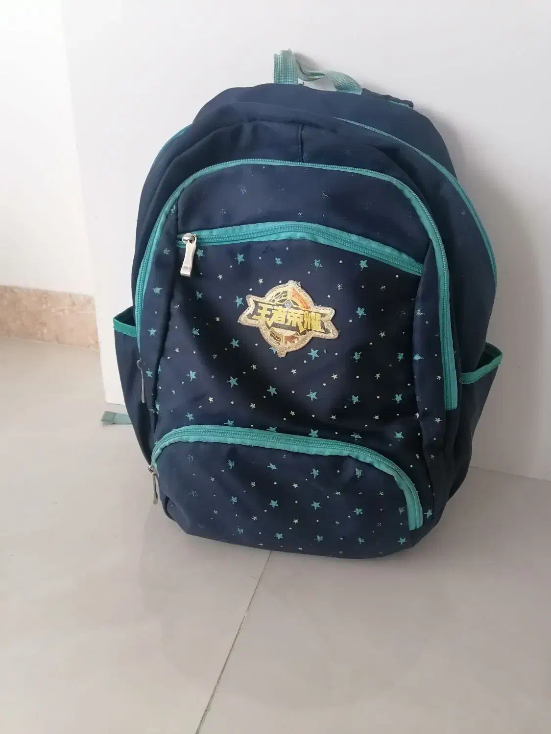 کیف مدرسه|کیف، کفش، کمربند|رشت, یخسازی|دیوار