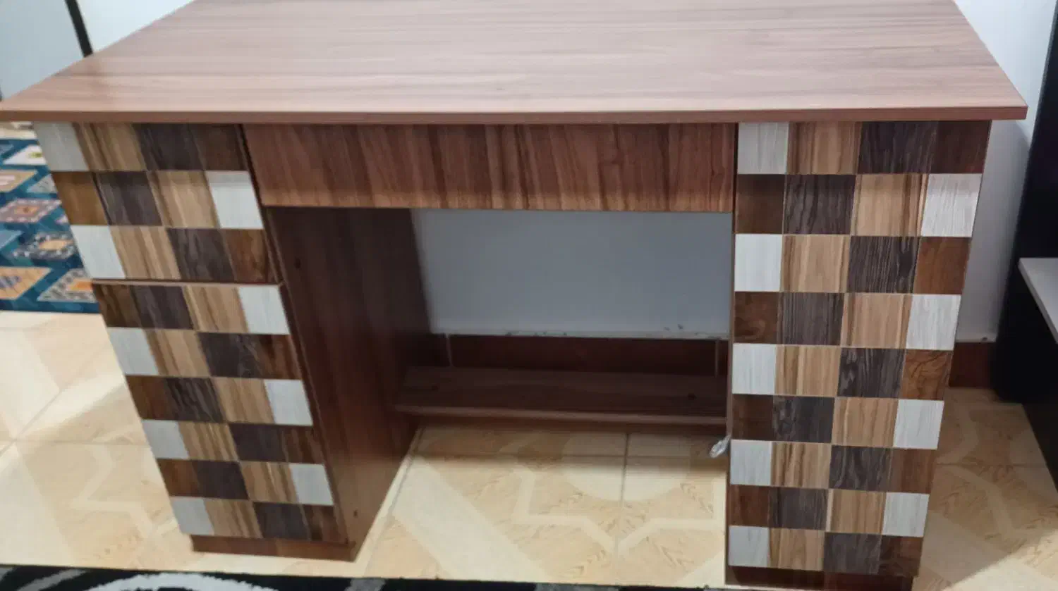 میز ام دی اف کاملا سالم و نو|میز تحریر و کامپیوتر|رشت, حمیدیان|دیوار