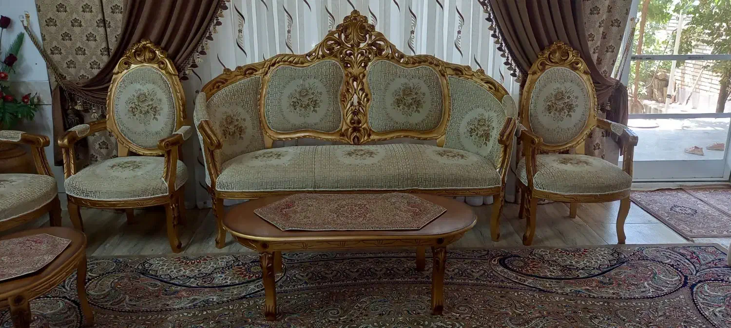 مبل ۹نفره کلاسیک|مبلمان خانگی و میز عسلی|کوهپایه, |دیوار