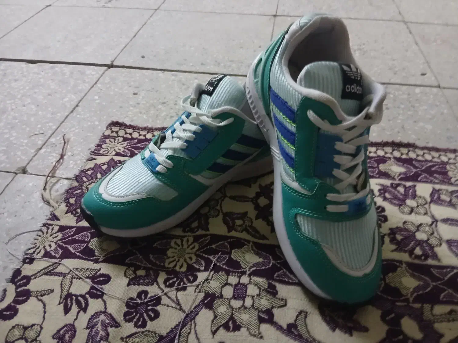 کتونی آدیداس|کیف، کفش، کمربند|اصفهان, شیخ طوسی|دیوار