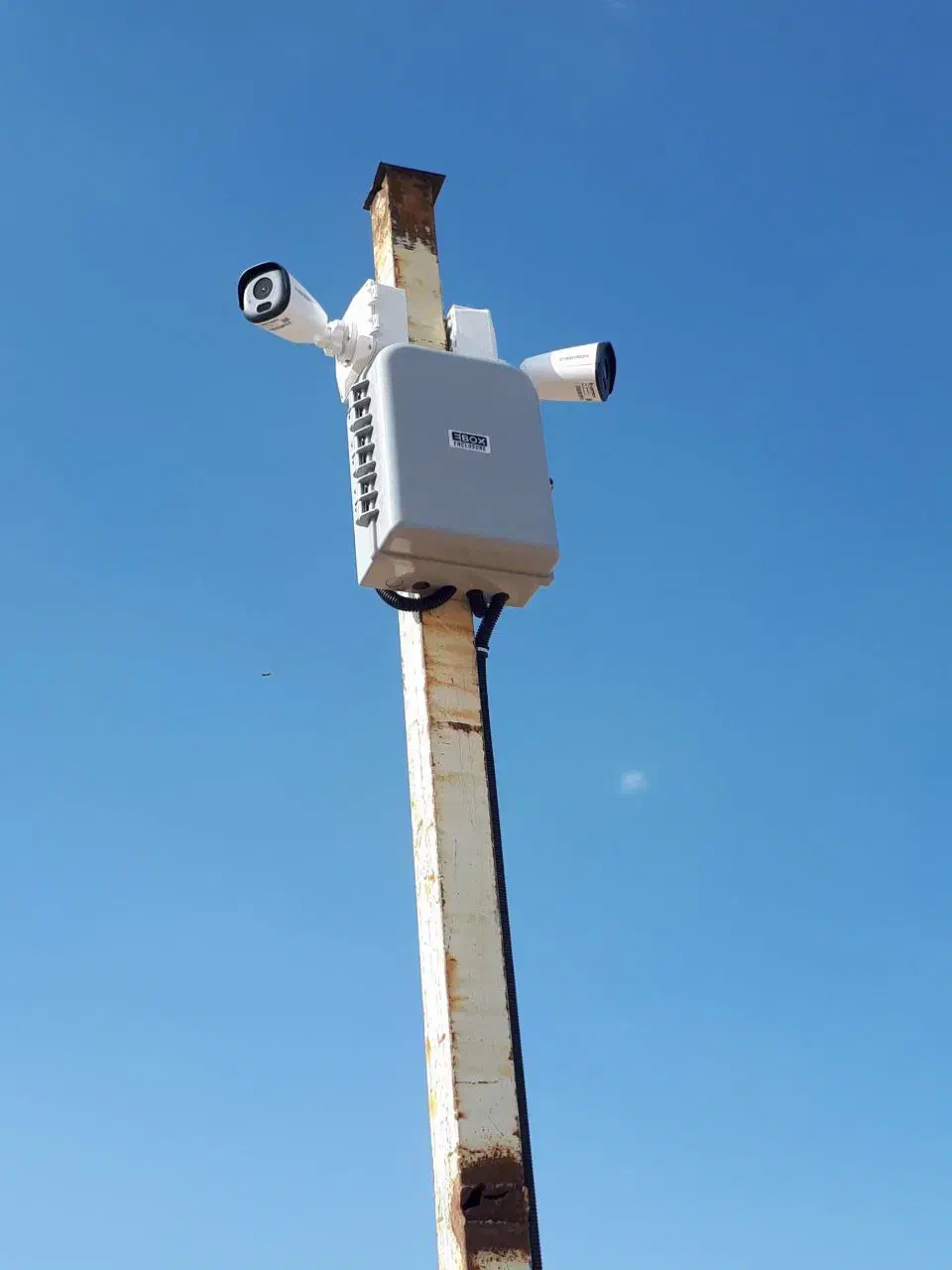 نصب دوربین مداربسته|خدمات پیشه و مهارت|قشم, |دیوار