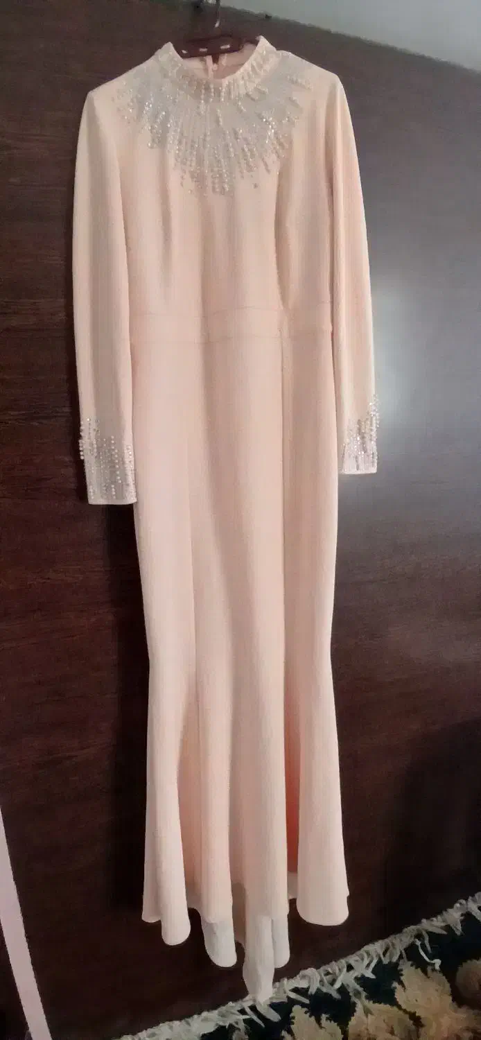 لباس زنانه|لباس|بومهن, |دیوار