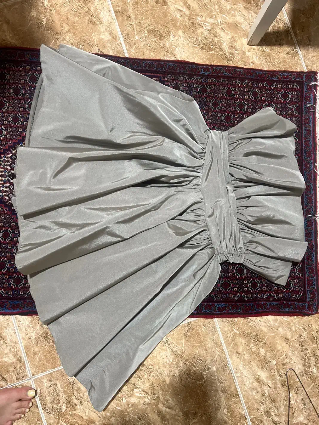 لباس مجلسی|لباس|شیراز, فرهنگ شهر|دیوار