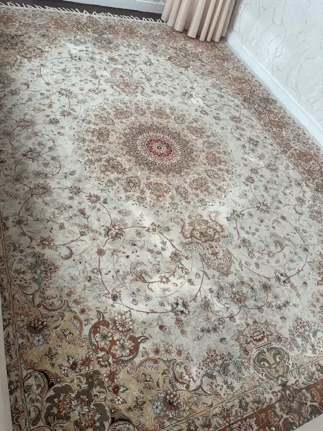 فرش|فرش|تهران, آبشار تهران (دریاچه)|دیوار