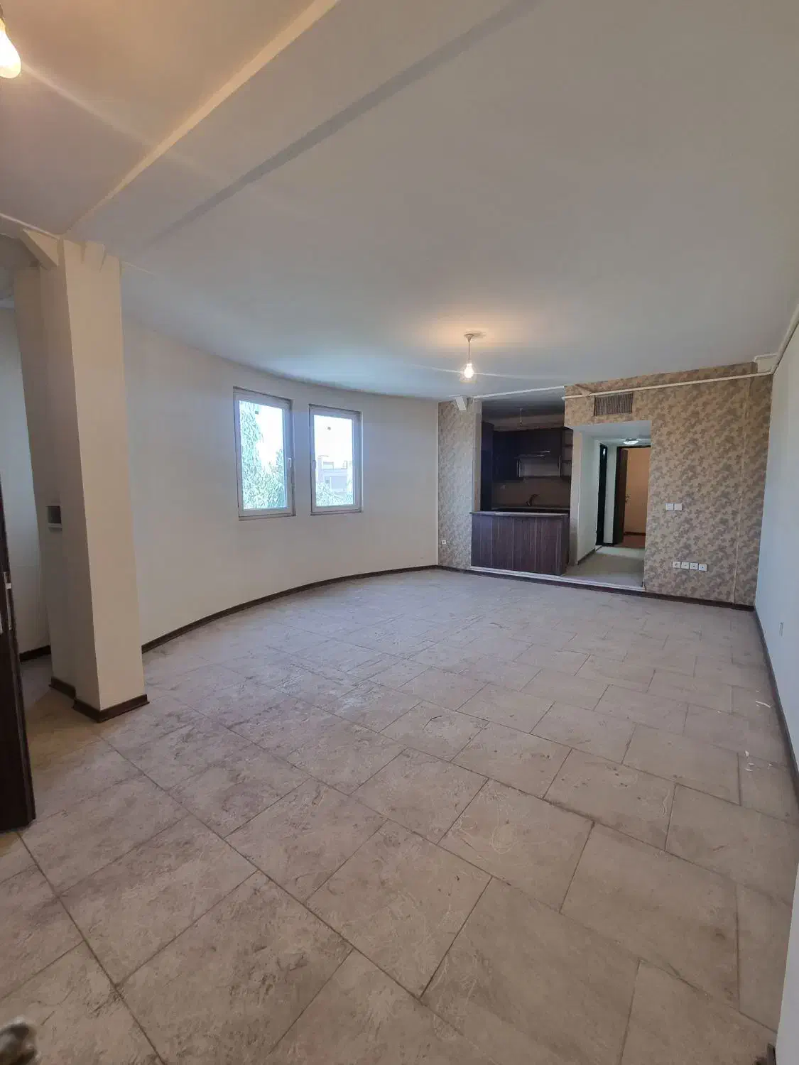 ملک تجاری به همراه یک واحد مسکونی و زیرزمین|فروش مغازه و غرفه|رفسنجان, |دیوار