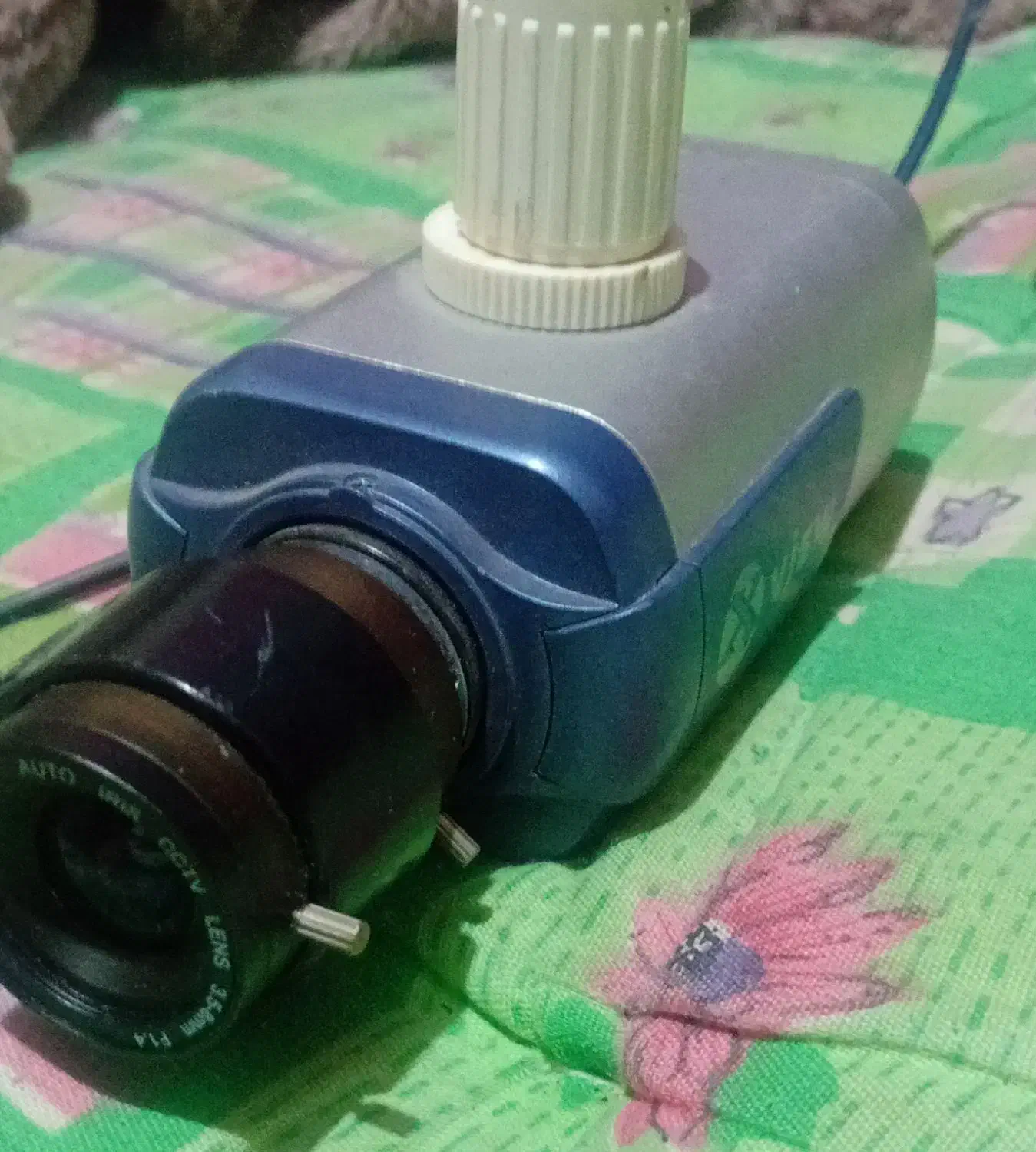 دوعدد دوربین|دوربین مداربسته|شفت, |دیوار