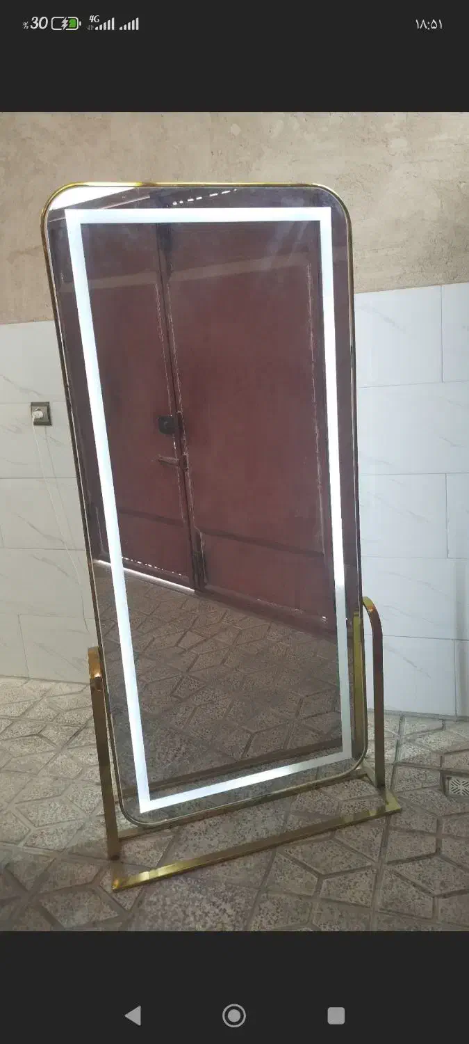 ایینه ال ای دی دار|آینه|اصفهان, رهنان|دیوار