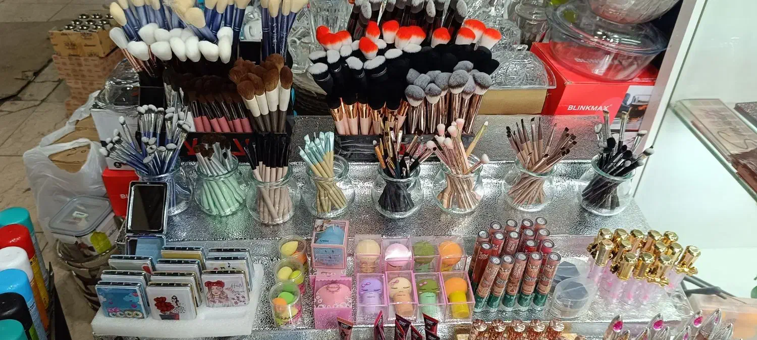 دو فروشنده خانم جهت فروشگاه آرایشی بازار ۱۵خرداد|استخدام بازاریابی و فروش|تهران, بازار|دیوار