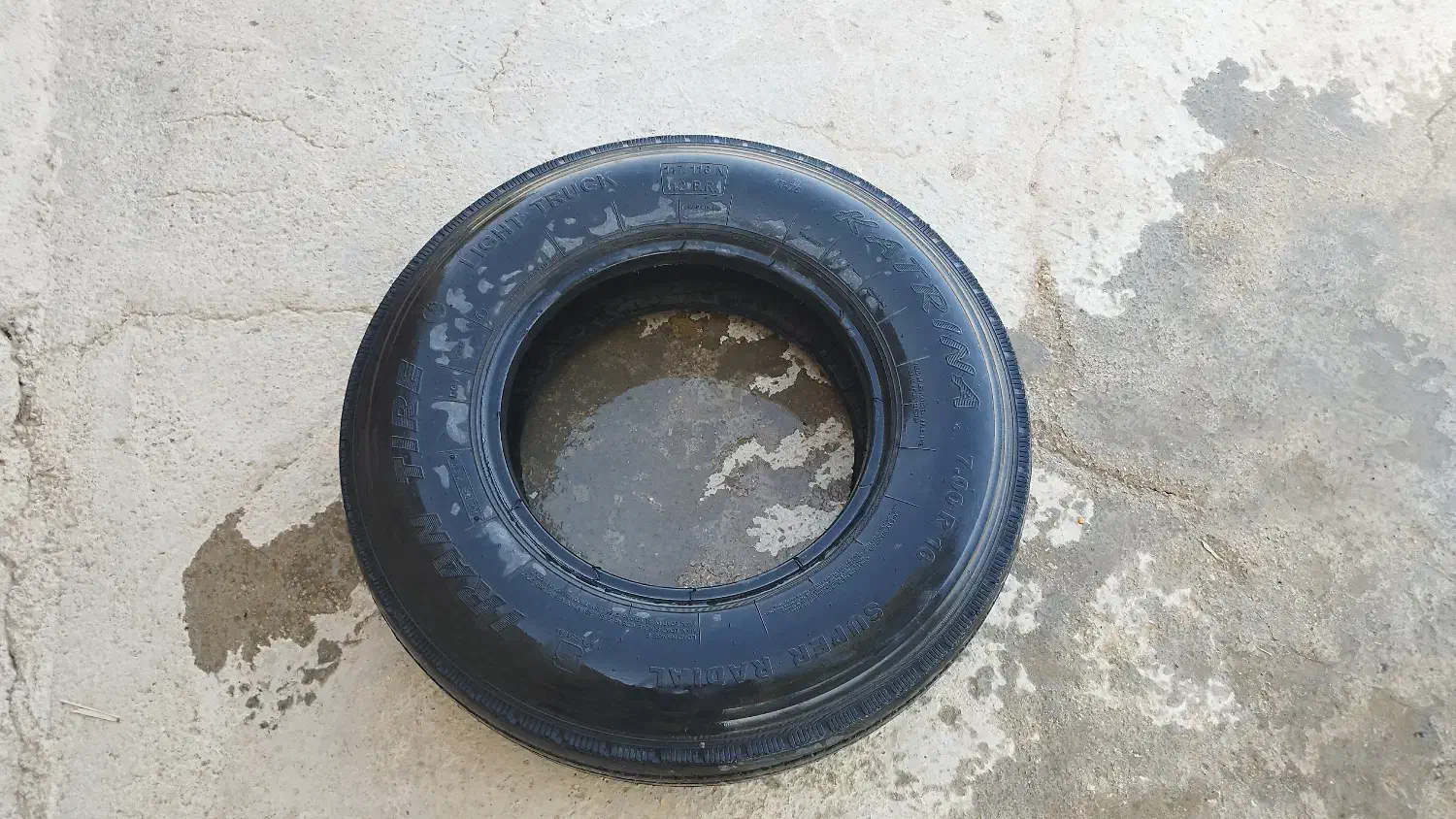 لاستیک نیسان ظیوب لس|قطعات یدکی و لوازم جانبی|فراشبند, |دیوار