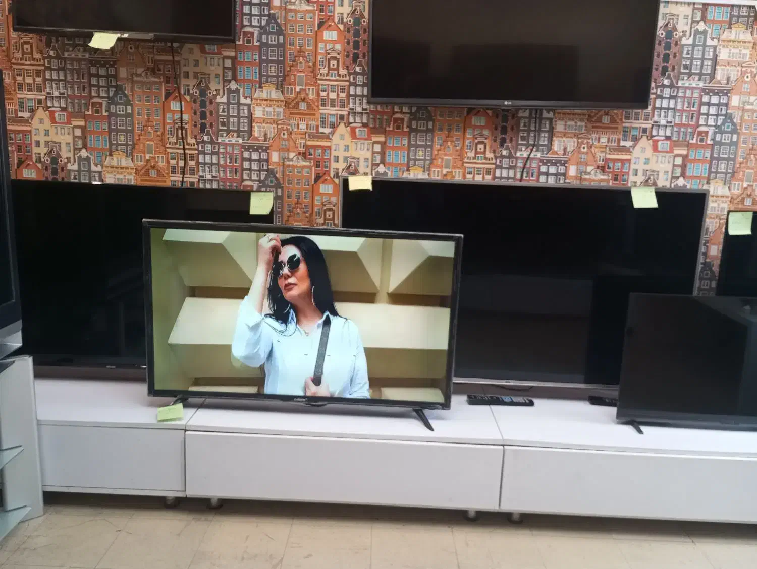 تلویزیون ۴۳اینچ جنرال Tk|تلویزیون و پروژکتور|تبریز, |دیوار