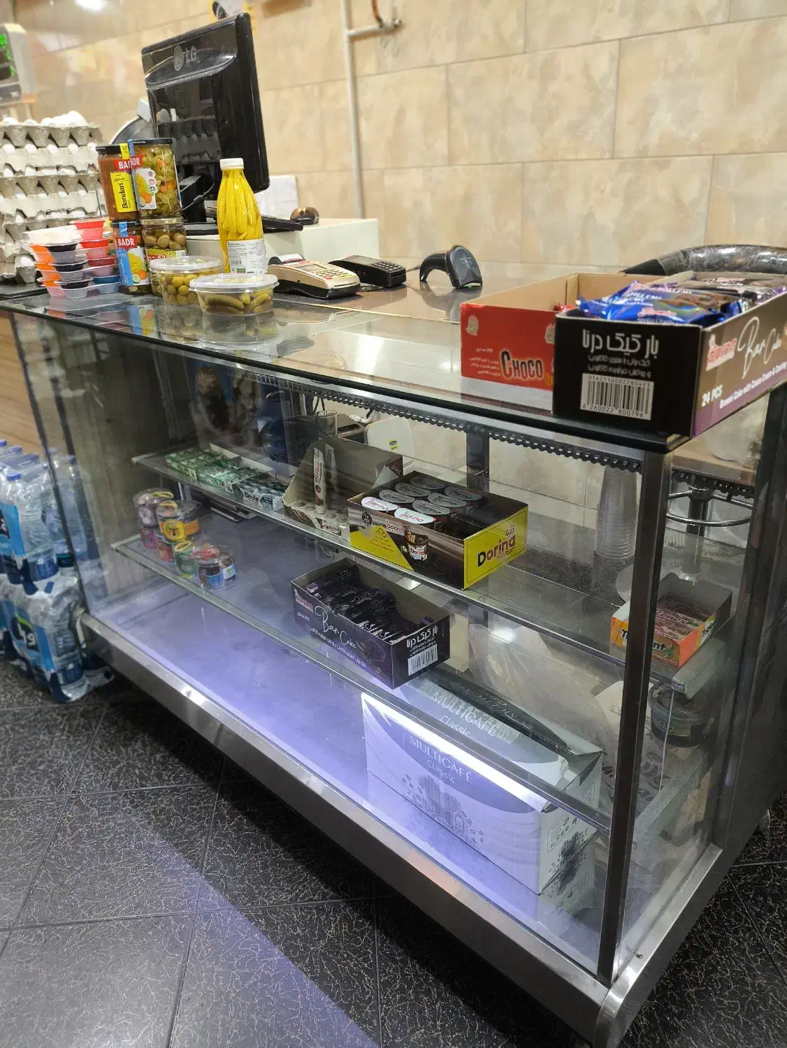 گاو صندوق و میز پیشخوان(ویترین)|فروشگاه و مغازه|فردیس, نسترن غربی|دیوار