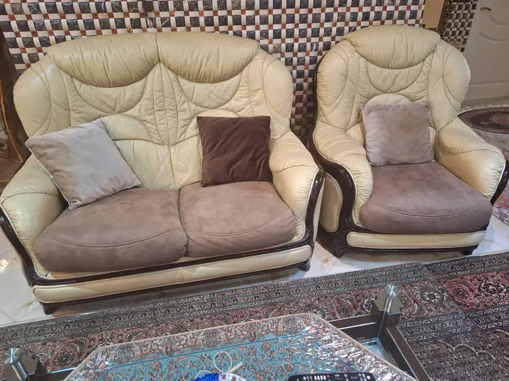 مبل راحتی چرمی|مبلمان خانگی و میز عسلی|تهران, نیکنام|دیوار