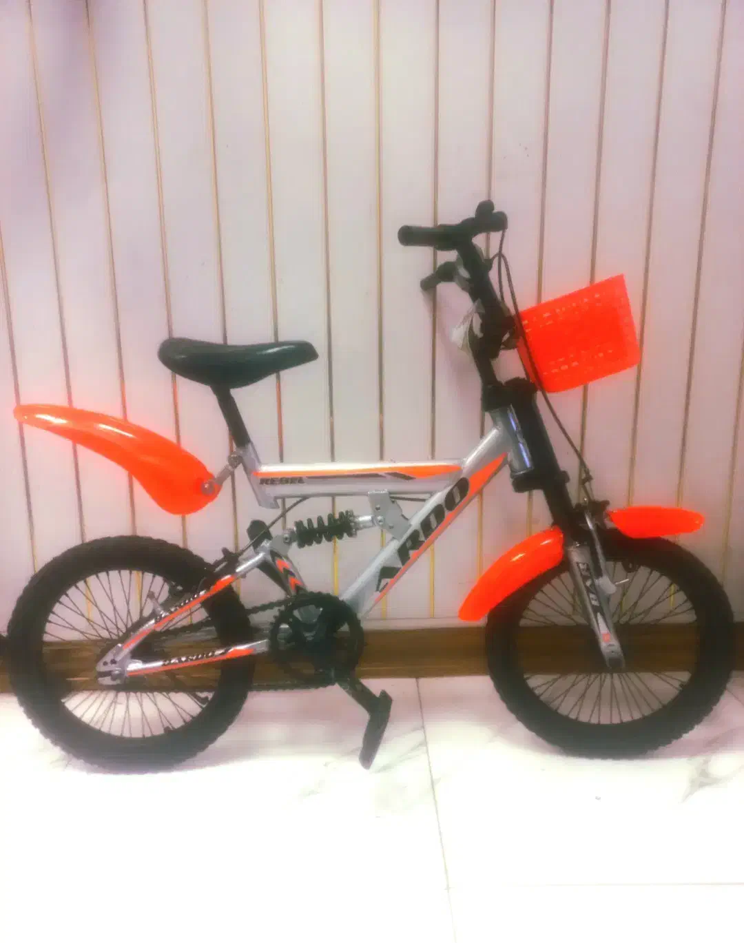 دوچرخه ۱۶ حرفه ای دو کمک تمیز سالم|دوچرخه، اسکیت، اسکوتر|قم, شاه ابراهیم|دیوار