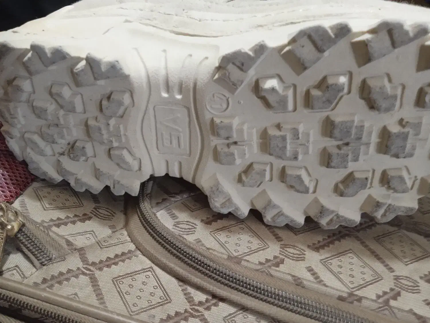 نیم پوتین رافائل|کیف، کفش، کمربند|زابل, |دیوار