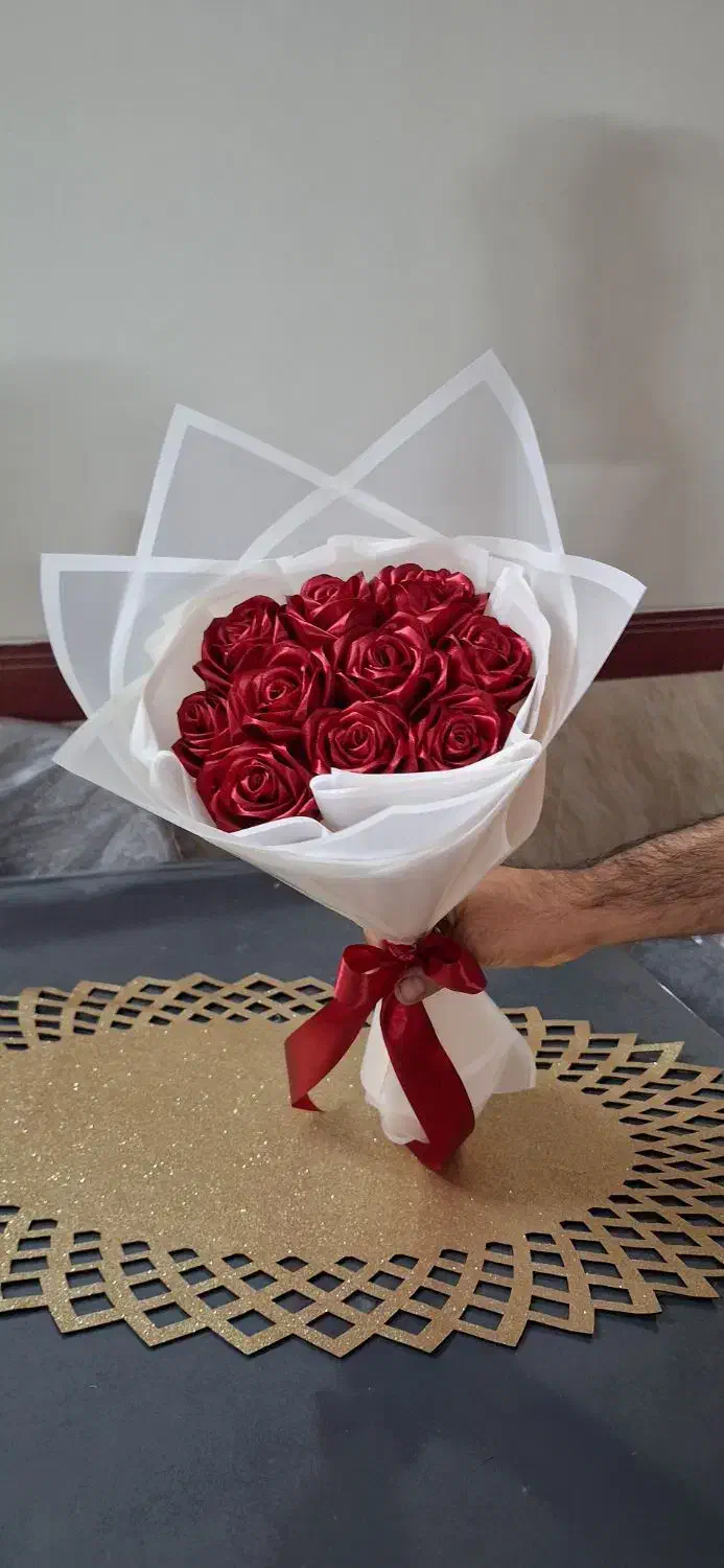 دسته گل مصنوعی‌ربانی(روبانی)یلدا،روز پدر،ولنتاین|گل مصنوعی|یزد, |دیوار