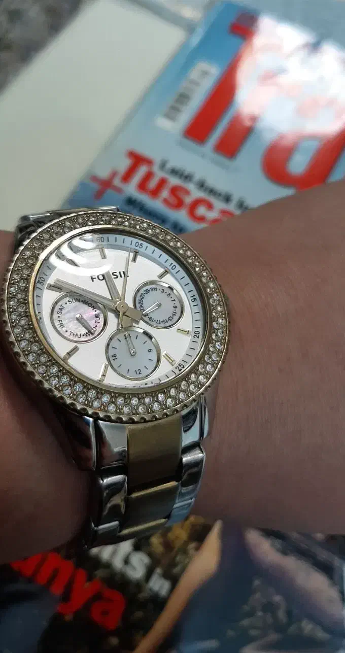 ساعت نگین سواروسکی فسیل امریکا شناسنامه دار|ساعت|تهران, قیطریه|دیوار