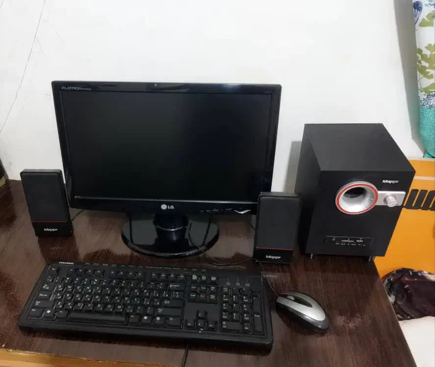 کامپیوتر|رایانه رومیزی|دورود, |دیوار