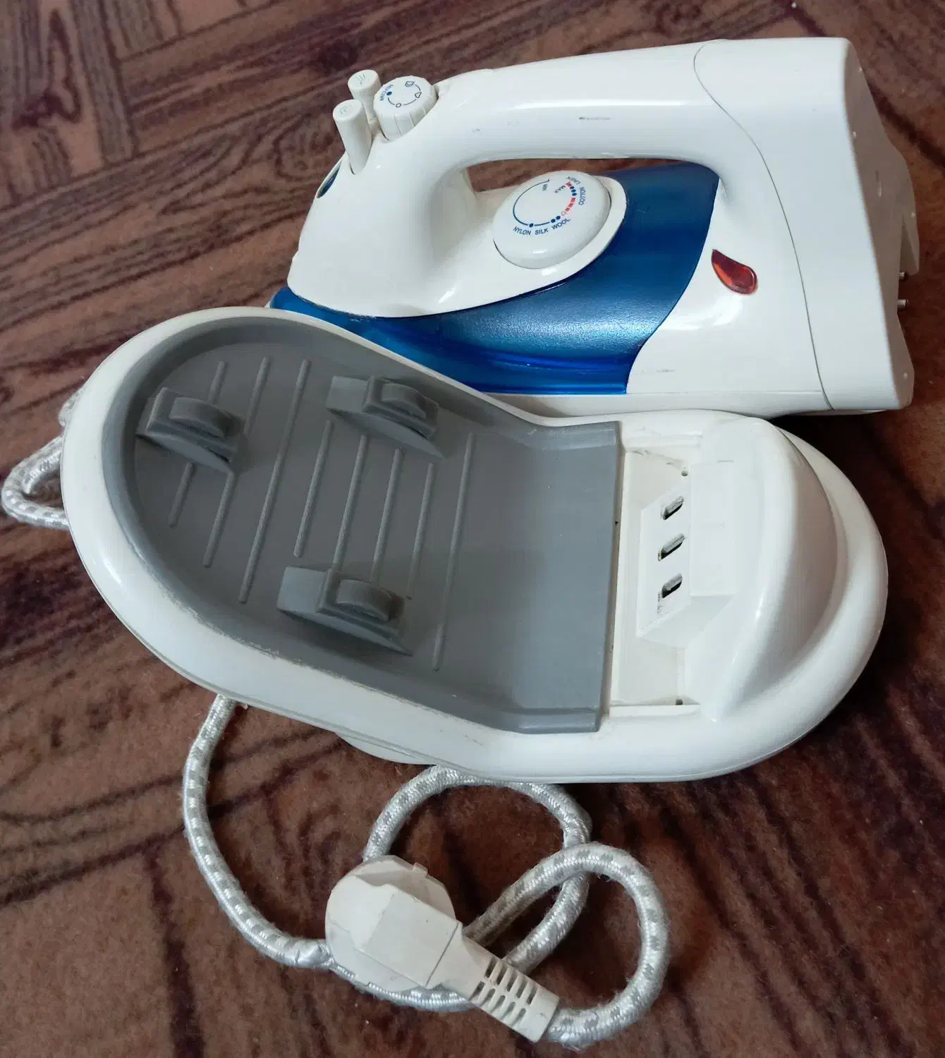 اتو بخار|اتو و لوازم اتو|فولادشهر, B4|دیوار