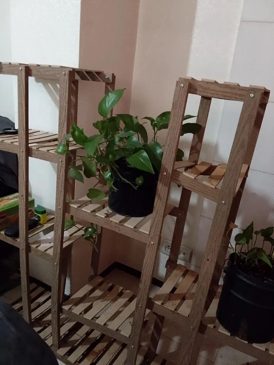 فروش استند گلدان|کتابخانه، شلف، قفسه‌های دیواری|شاهین‌شهر, حافظ شمالی|دیوار