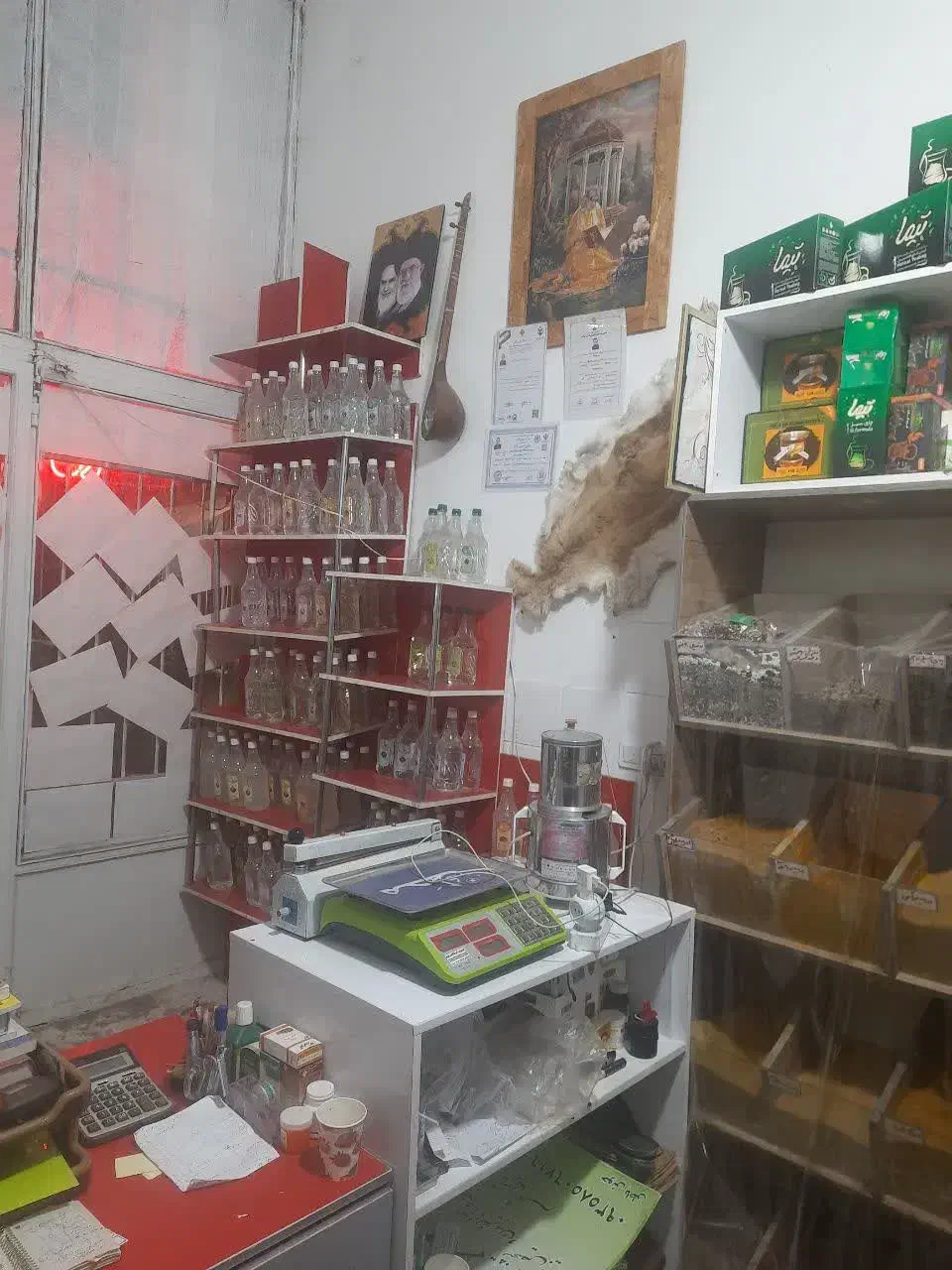 واگذاری مغازه عطاری|اجارهٔ مغازه و غرفه|خمین, |دیوار