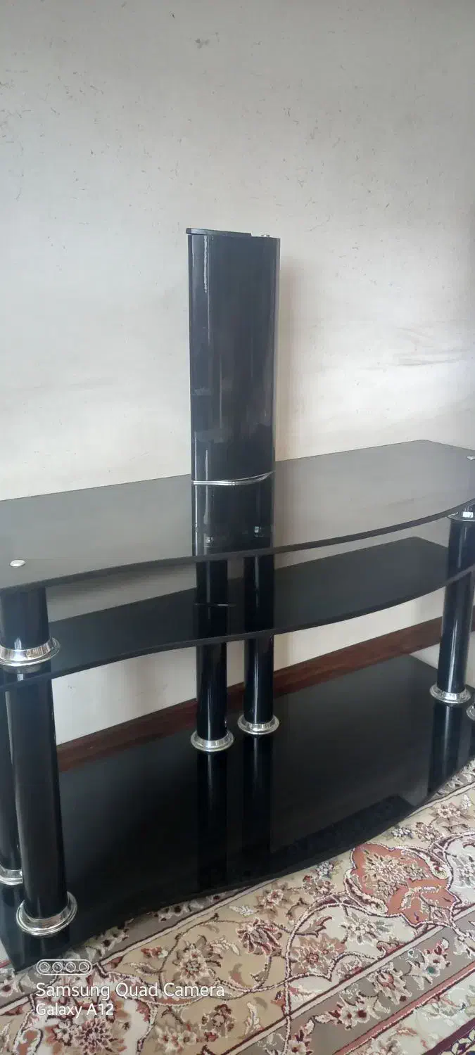 تلوزیون همراه با میز|تلویزیون و پروژکتور|شاهینشهر, نظامی|دیوار