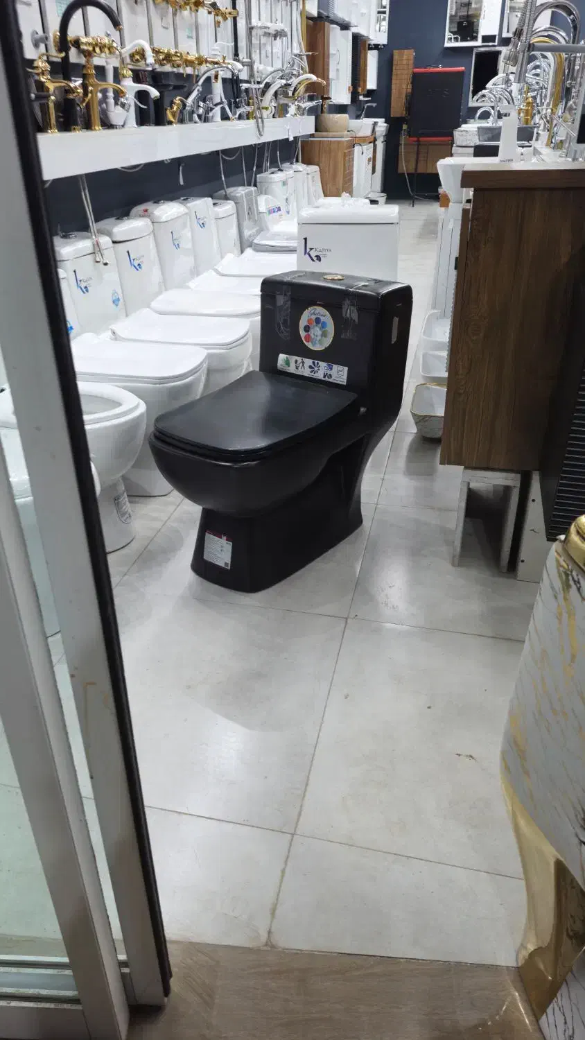 توالت فرنگی گاتریا مشکی مات(پخش ابوطالبی)|لوازم سرویس بهداشتی|بومهن, |دیوار