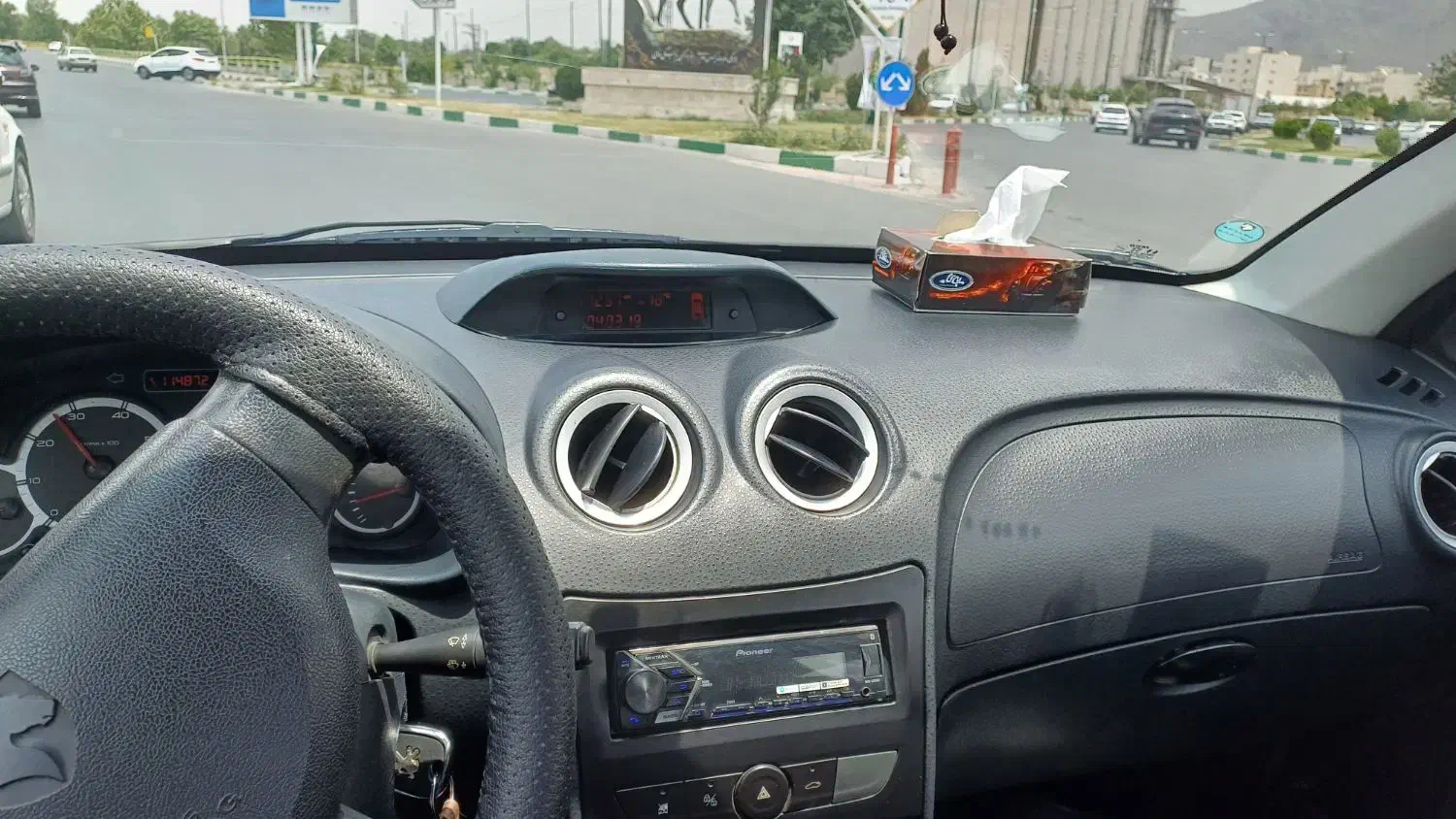 رانا LX مدل ۹۴ بی رنگ و ضربه کم کارکرد|خودرو سواری و وانت|تهران, شهرک خرازی|دیوار