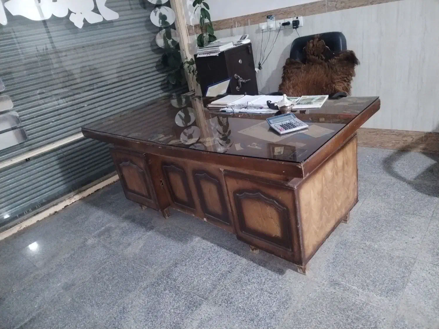 دو عدد میز مدیریت اداری چوبی|مبلمان اداری|بناب, |دیوار