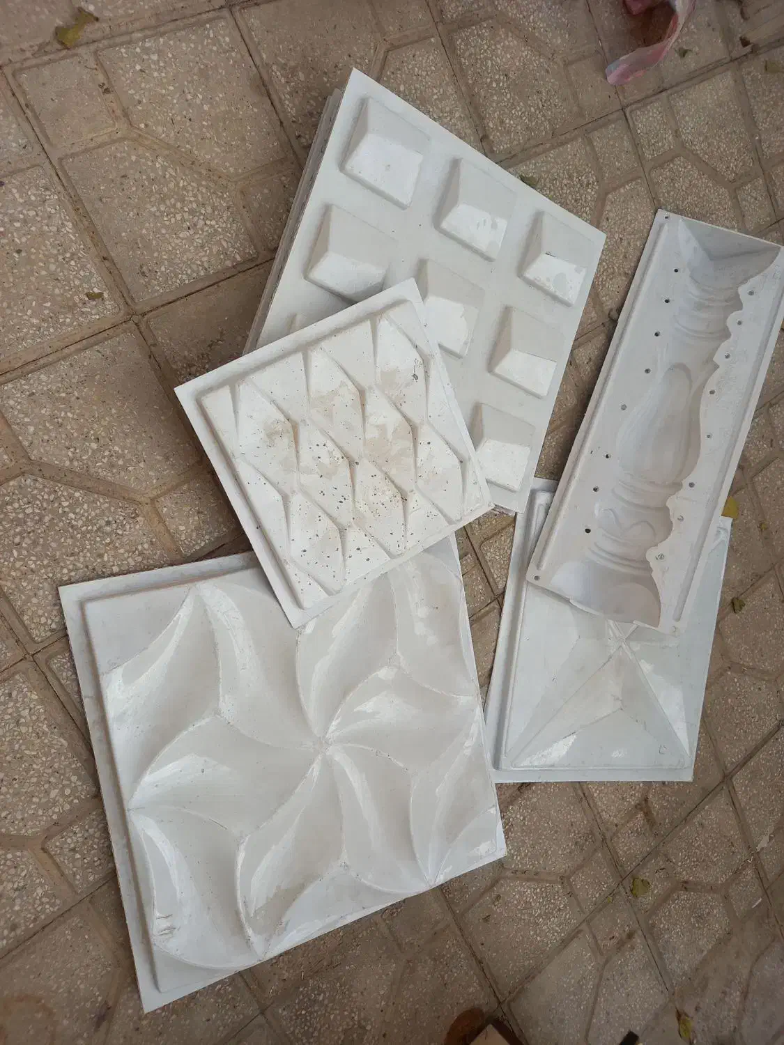 تعدادی قالب سنگ مصنوعی|صنایع دستی و سایر لوازم تزئینی|حمیدیا, |دیوار