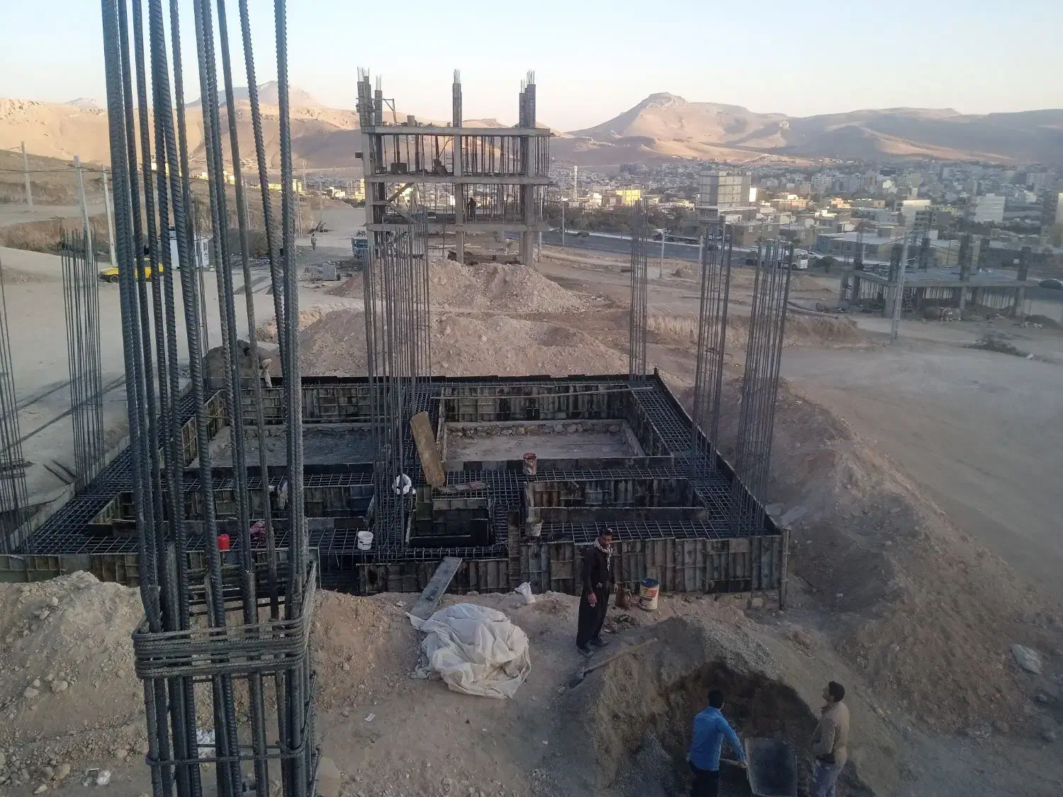 اجرا اسکلت بتنی|خدمات پیشه و مهارت|بیجار, |دیوار