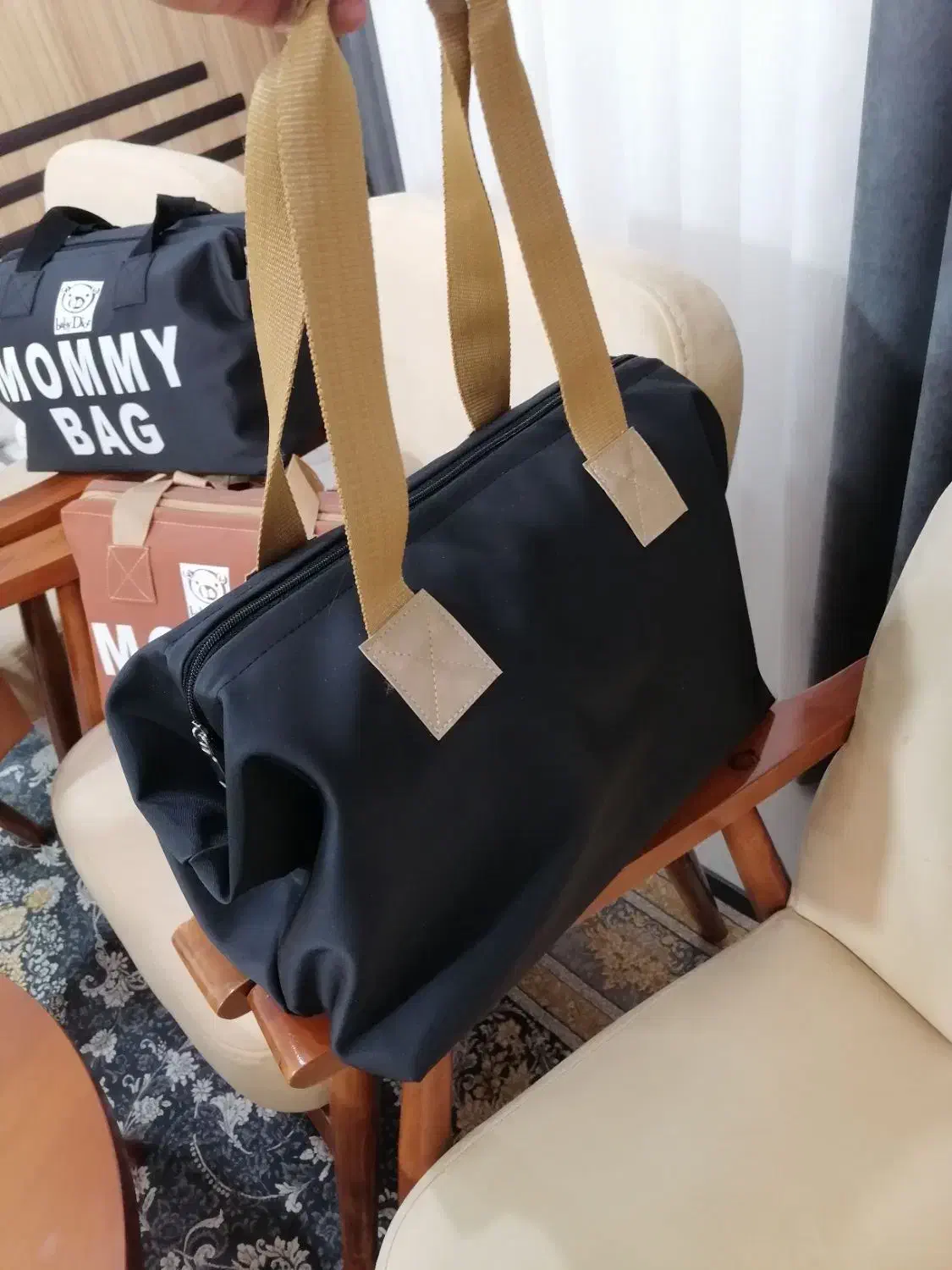 مامی بگ ساک|کیف، کفش، کمربند|قم, نیروگاه|دیوار