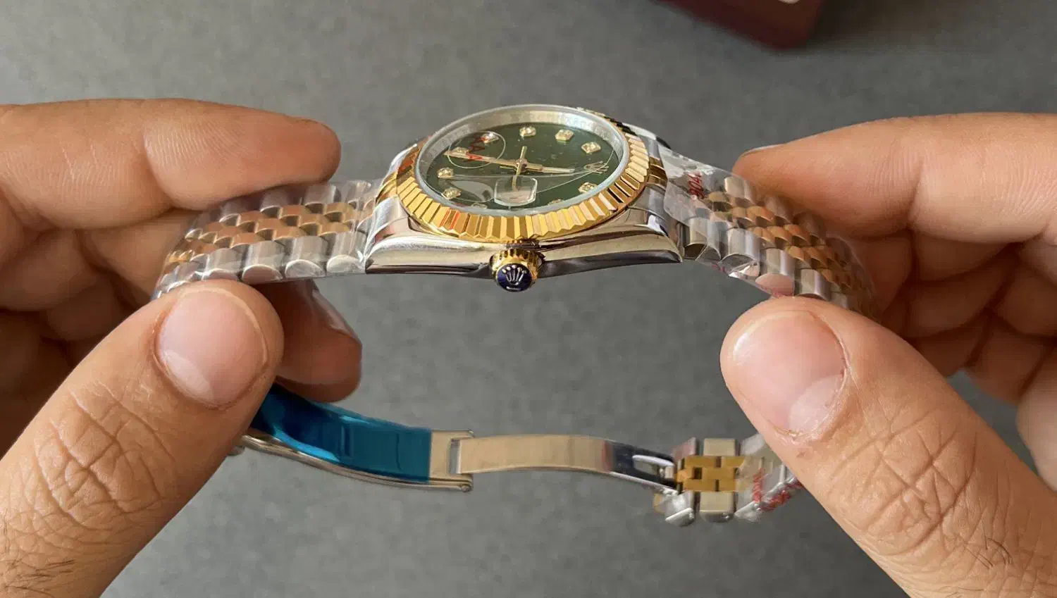 روز جهانی مرد .. ساعتِ نو و آکبند|ساعت|اردبیل, |دیوار