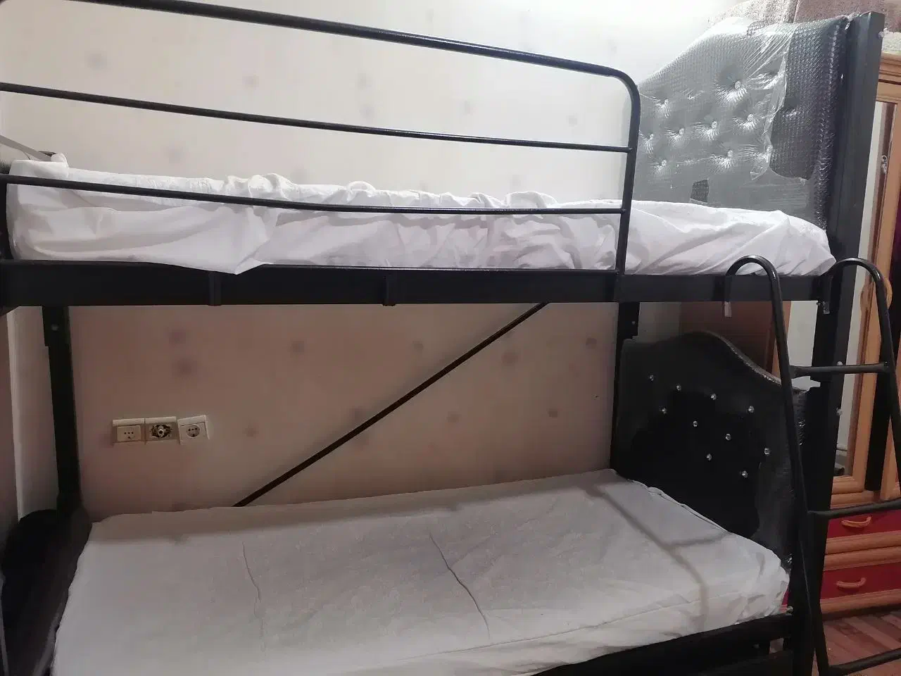 تخت خواب دوطبقه فلزی|تخت و سرویس خواب|مشهد, حسابی جنوبی (شهرک غرب)|دیوار
