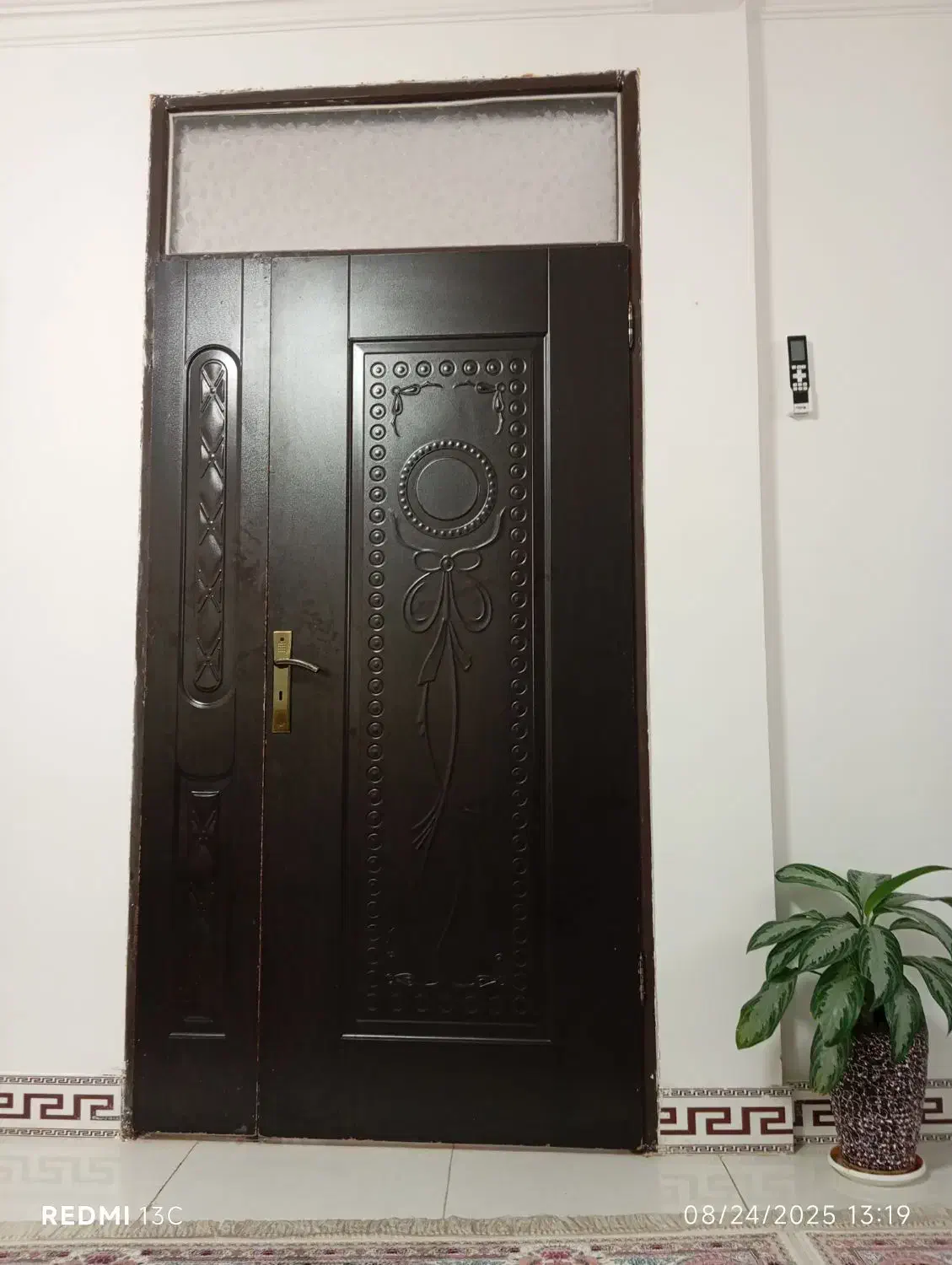 درب ورودی منزل با چهار چوب فلزی|مصالح و تجهیزات ساختمان|قصرشیرین, |دیوار