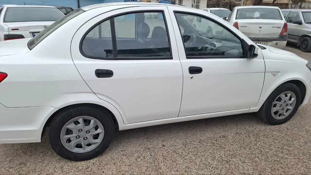 ساینا ۱۴۰۰|خودرو سواری و وانت|اصفهان, برازنده|دیوار