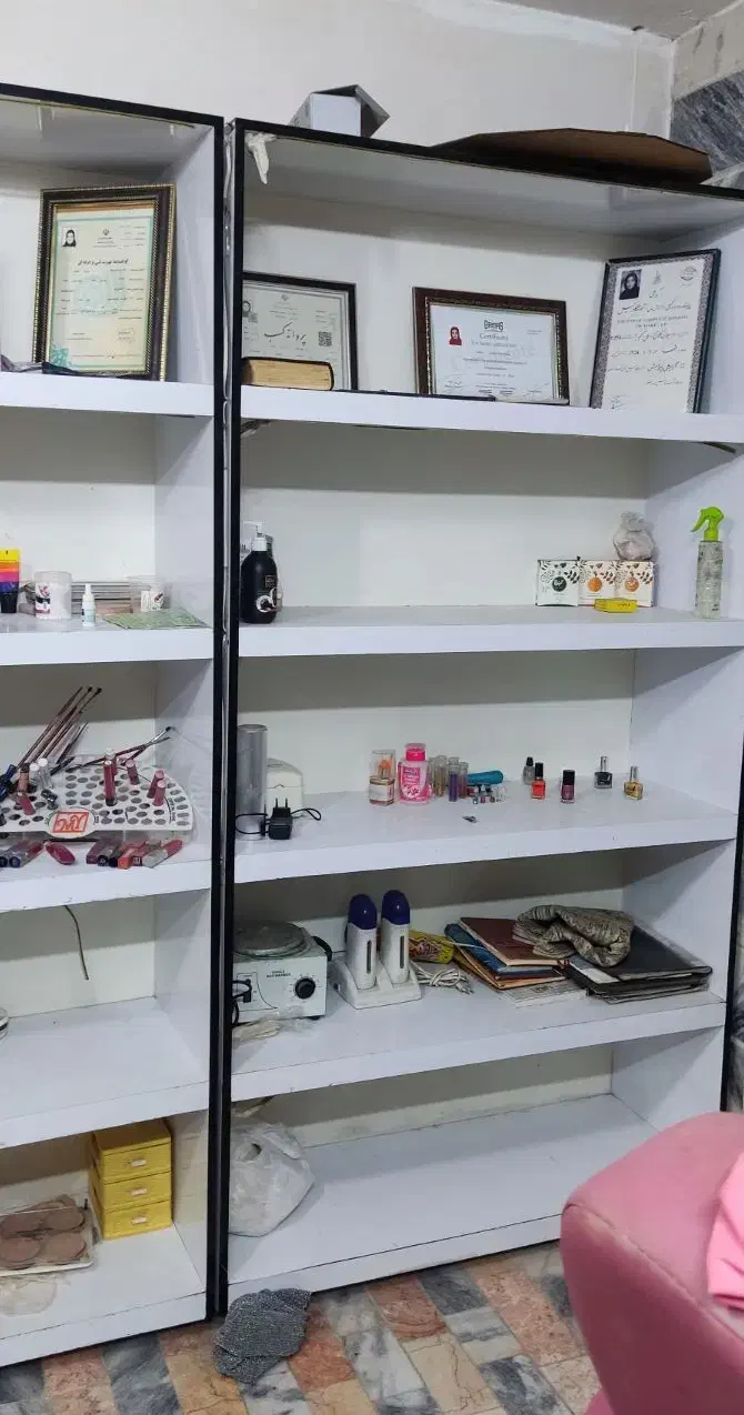 وسایل سالن. زیبایی|آرایشگاه و سالن‌های زیبایی|مشهد, قائم|دیوار