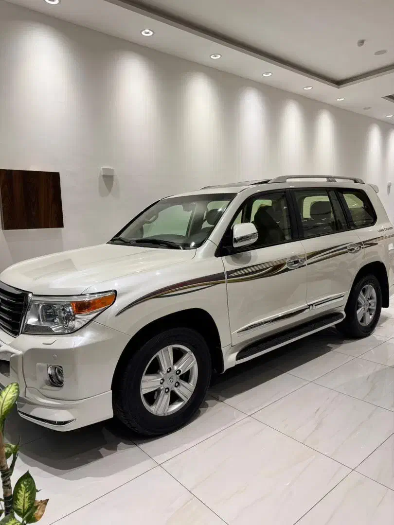 تنها لندکروز اصالت دار ۲۰۱۲+پلاس|خودرو سواری و وانت|تهران, پاسداران|دیوار