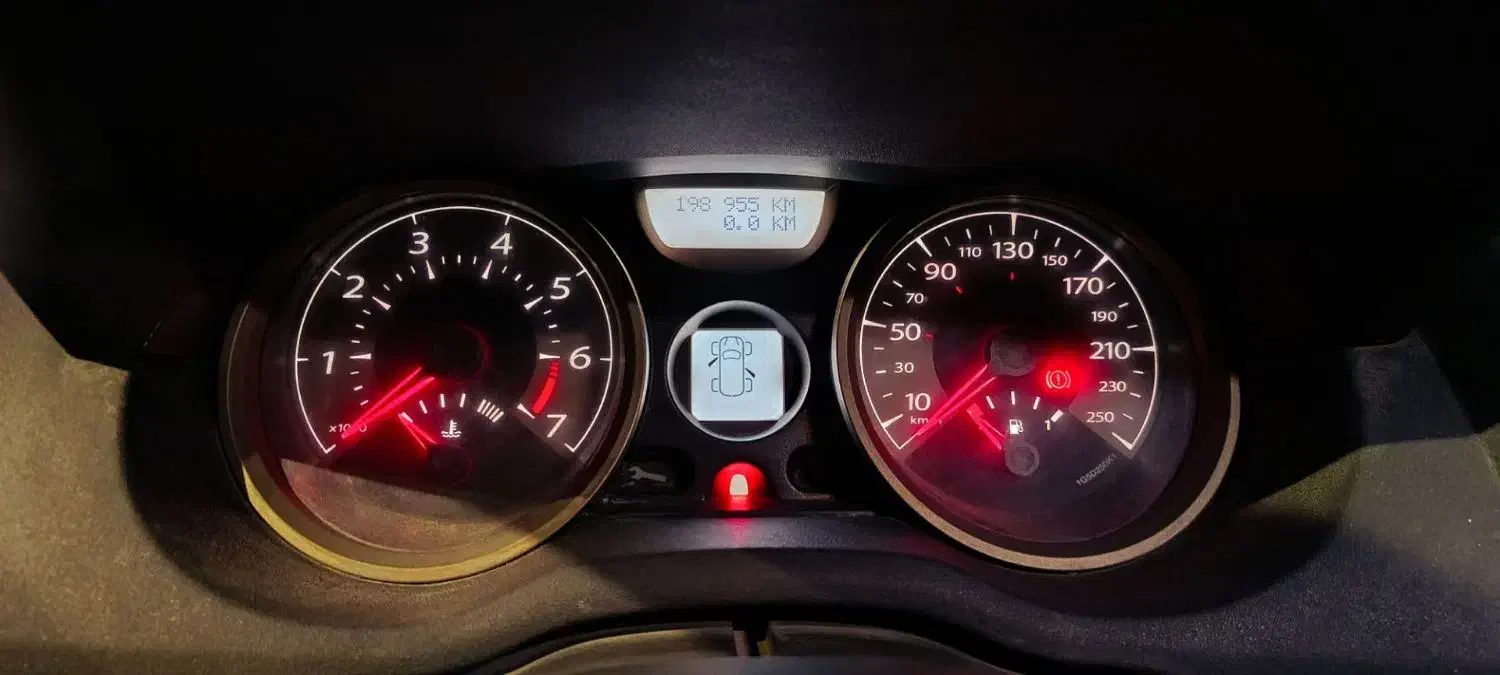 رنو اتومات مگان۲۰۰۰ کم کار مدل۹۰ سند شخصی تمام رنگ|خودرو سواری و وانت|مشهد, حسینآباد|دیوار