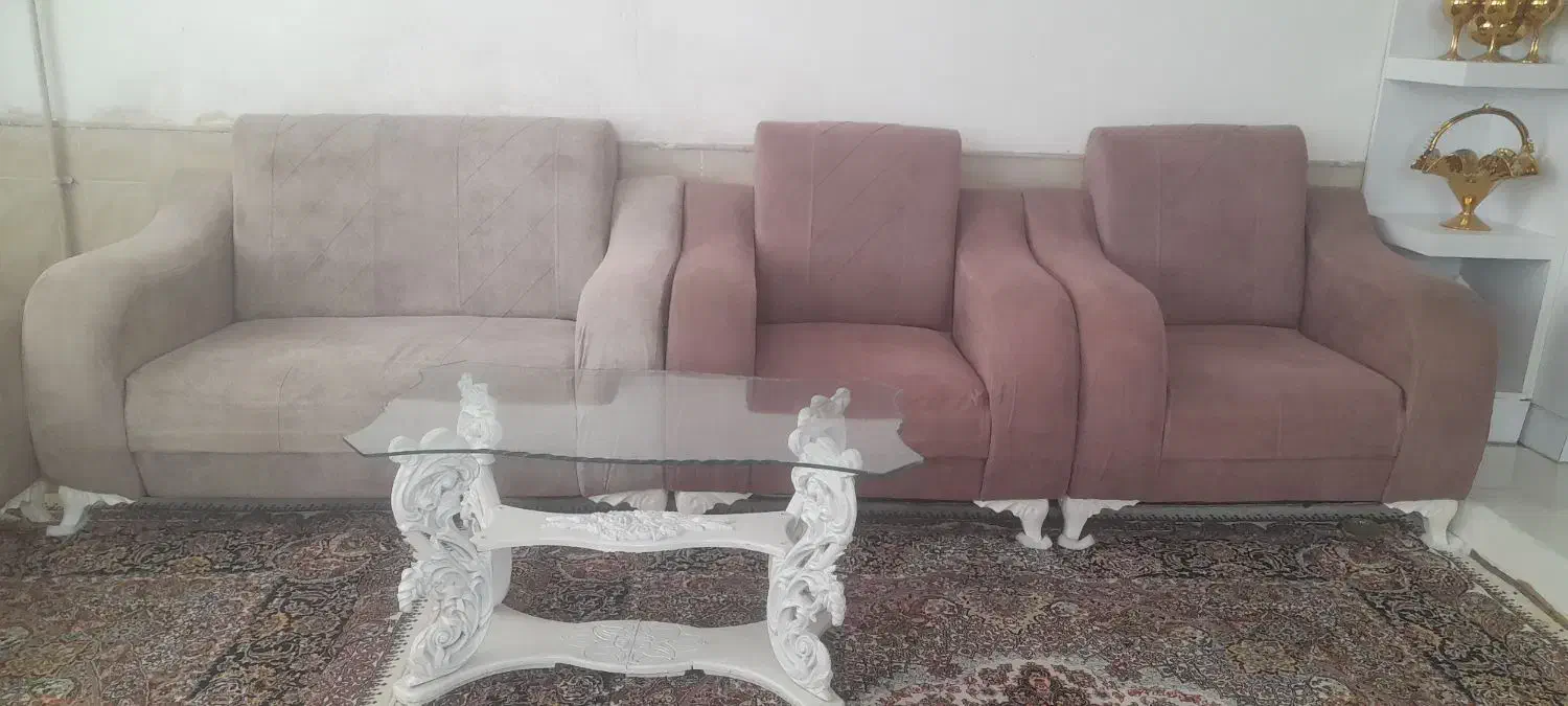 یک دست مبل ۷ نفره کار کرده|مبلمان خانگی و میز عسلی|نیشابور, بکاول|دیوار