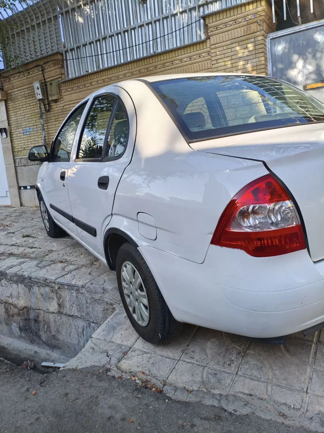 تیبا مدل 98|خودرو سواری و وانت|شیراز, شهرک رضوان|دیوار