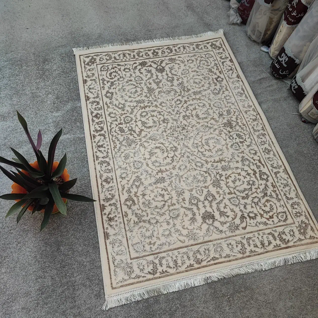 فرش ماشینی ۱/۵و۴و۶و۹و۱۲ متری (ارسال فوری) کرم|فرش|تهران, امین حضور|دیوار