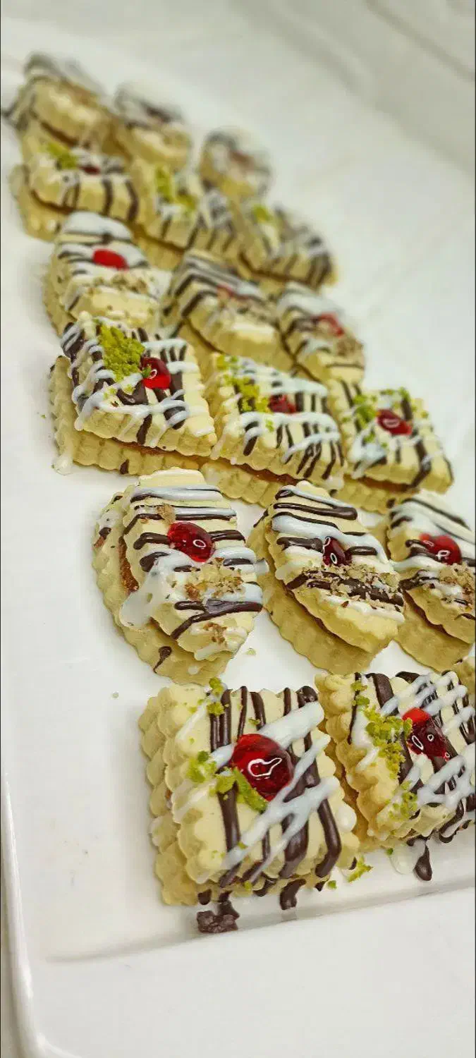 دوره شیرینی های مدرن خشک در آموزشگاه آلفا|خدمات آموزشی|ارومیه, |دیوار