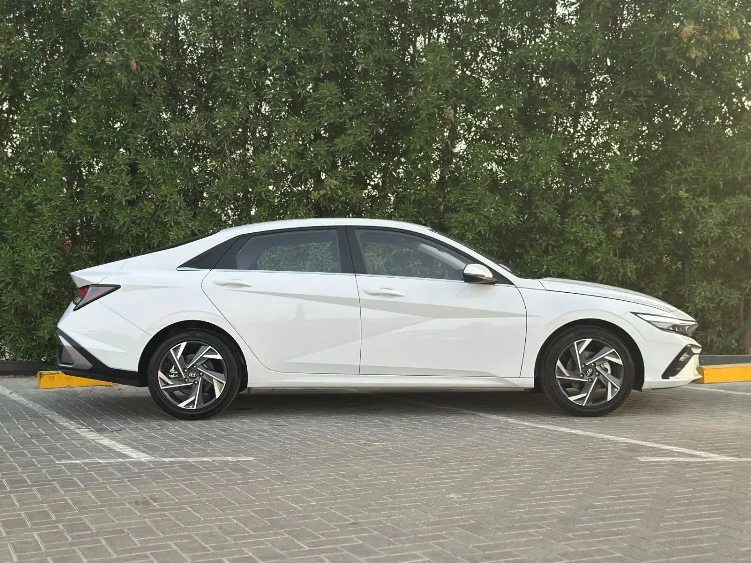 هیوندای النترا 2025 سفید مشکی / با صندلی برقی|خودرو سواری و وانت|خرمشهر, |دیوار