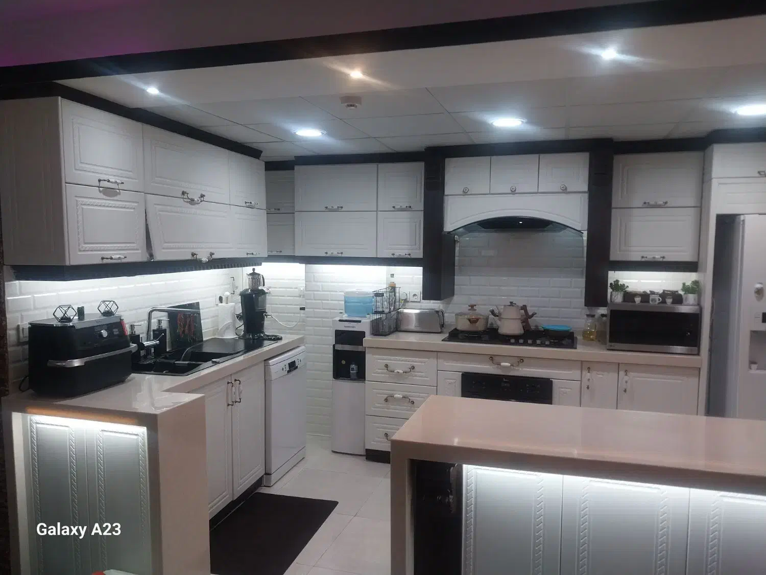 نصب انواع سرامیک بین کابینتی|خدمات پیشه و مهارت|شیراز, خلدبرین|دیوار