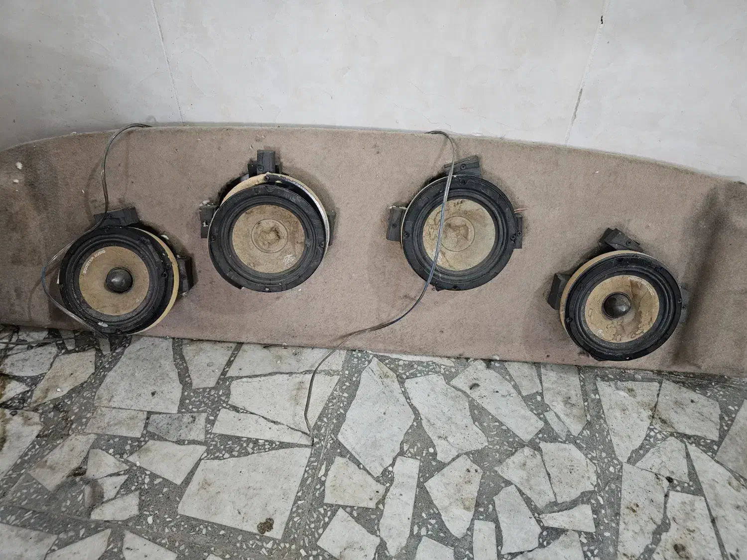 ۲عدد آمپلی فایر چهار کانال و ۴عدد باند میدرنج|صوتی و تصویری|نور, |دیوار