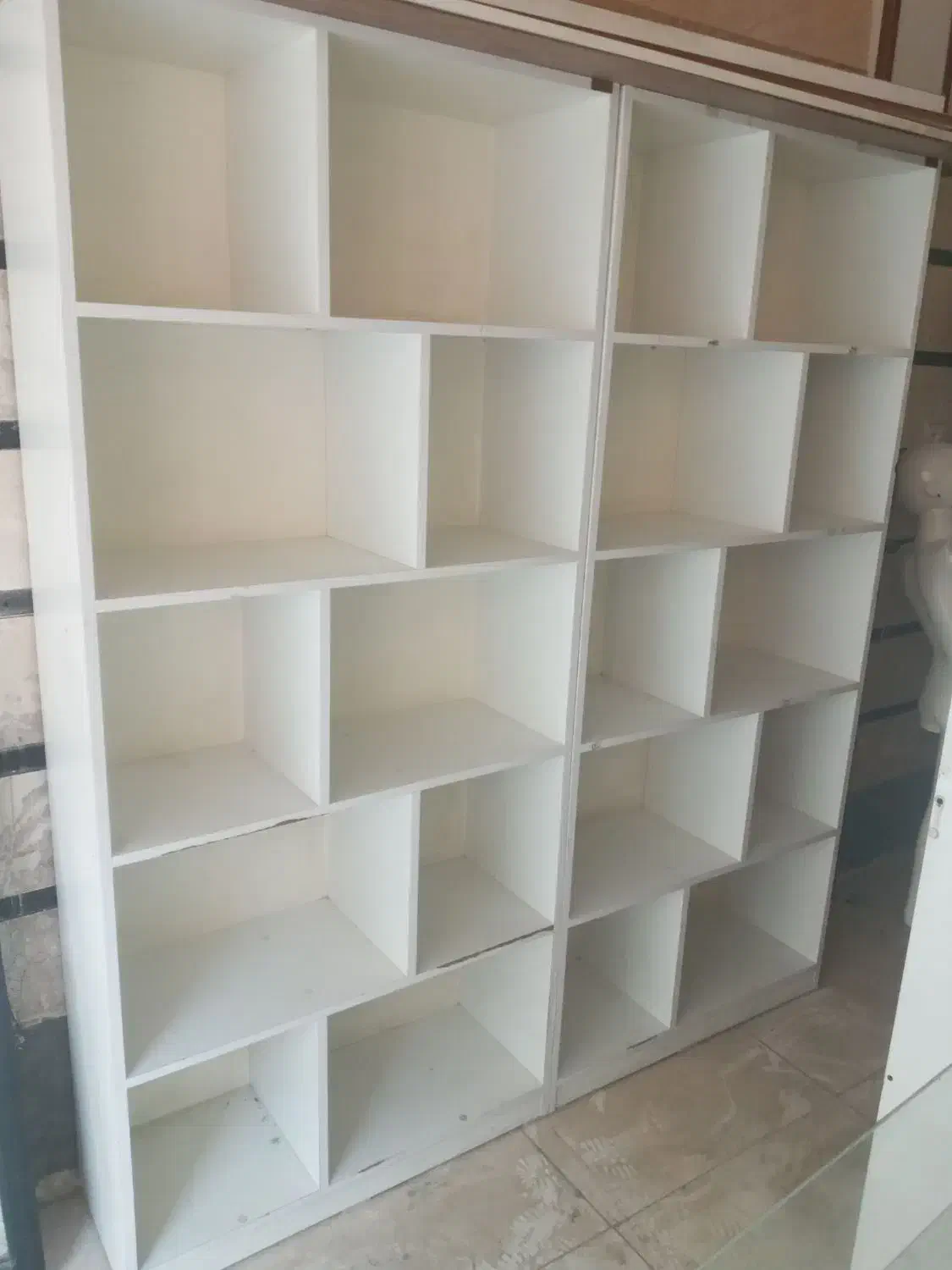 قفسه و کتابخانه|کتابخانه، شلف، قفسه‌های دیواری|قدس, شهر‌قدس|دیوار